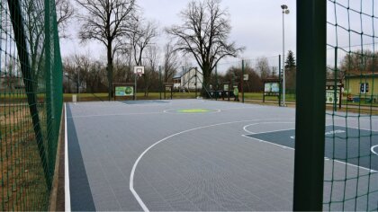 Ostrów Mazowiecka - Na terenie Szkoły Podstawowej nr 2 w Ostrowi Mazowieckiej mo