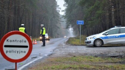 Ostrów Mazowiecka - Policjanci z Wydziału Ruchu Drogowego z Ostrowi Mazowieckiej