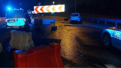 Ostrów Mazowiecka - W niedzielę wieczorem nietrzeźwy kierowca uderzył w bariery 