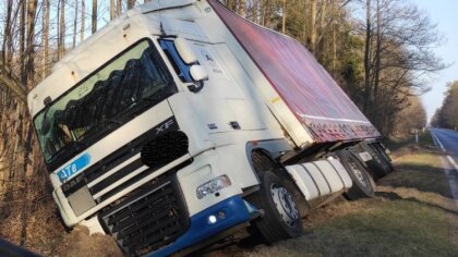Ostrów Mazowiecka - Mieszkaniec powiatu ełckiego stracił panowanie nad pojazdem 