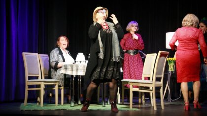 Ostrów Mazowiecka - W niedzielny wieczór Salę Widowiskową w Broku zapełniły osob