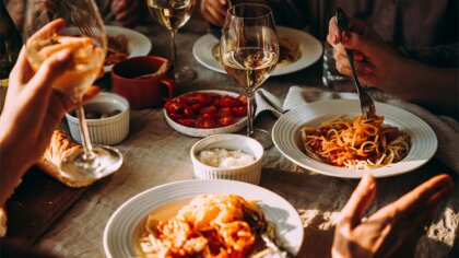 Ostrów Mazowiecka - Saska Kępa to rejon Warszawy z niezwykle bogatą historią. Je