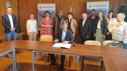 Ostrów Mazowiecka - Gmina Boguty-Pianki podpisała umowę z Uniwersytetem Kardynał