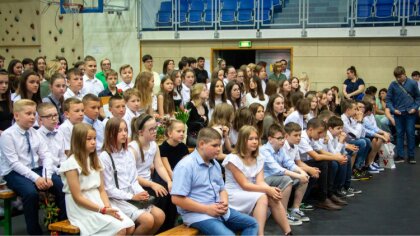 Ostrów Mazowiecka - Uczniowie zakończyli naukę w Szkole Podstawowej nr 1 w Ostro