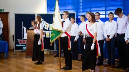 Ostrów Mazowiecka - Uroczystość zakończenia roku szkolnego w Szkole Podstawowej 