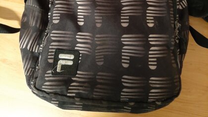 Ostrów Mazowiecka - Pozostawiono plecak na drugim peronie Dworca PKP w Małkini G