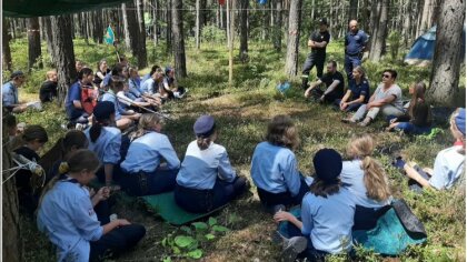 Ostrów Mazowiecka - Skauci Europy z Warszawy odwiedzili brokowski las, aby przeż