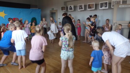 Ostrów Mazowiecka - Biblioteka Publiczna Gminy Andrzejewo gościła aktorów Teatru