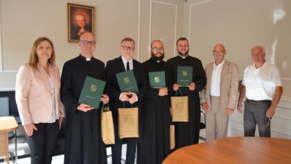 Ostrów Mazowiecka - Starosta ostrowski wręczył akty nadania stopnia awansu zawod