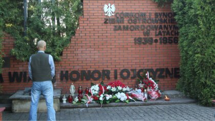 Ostrów Mazowiecka - Upamiętnienie rocznicy wybuchu Powstania Warszawskiego na cm