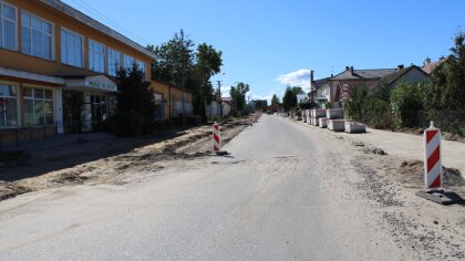 Ostrów Mazowiecka - W Wąsewie trwa rozbudowa dróg powiatowych realizowana w rama