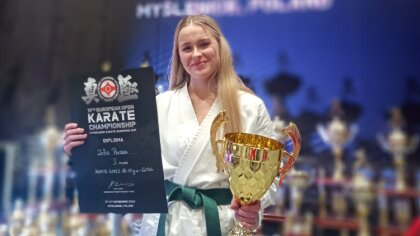 Ostrów Mazowiecka - Zofia Perzan z Brokowskiego Klubu Karate Kyokushinkai wywalc