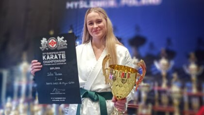 Ostrów Mazowiecka - Zofia Perzan z Brokowskiego Klubu Karate Kyokushinkai wywalc