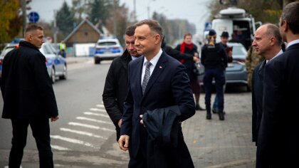 Ostrów Mazowiecka - Prezydent Andrzej Duda razem z rodziną rotmistrza Witolda Pi