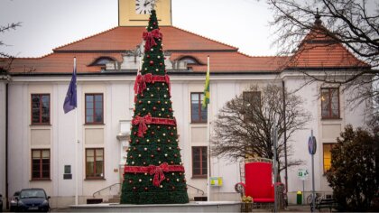 Ostrów Mazowiecka - W Ostrowi Mazowieckiej rozpoczął się montaż świątecznych ilu