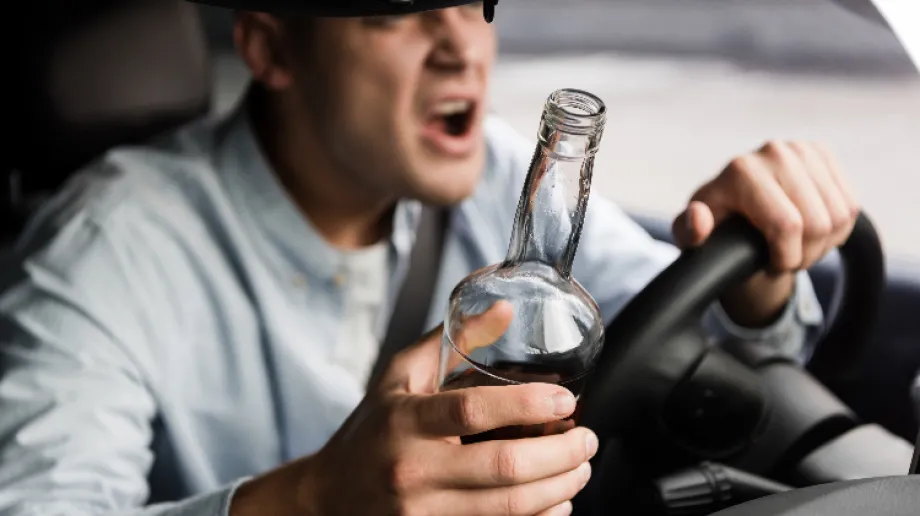 Policjanci z Komendy Powiatowej Policji w Ostrowi Mazowieckiej zawsze są gotowi interweniować, kiedy widzą zagrożenie, nawet jeśli są przed l