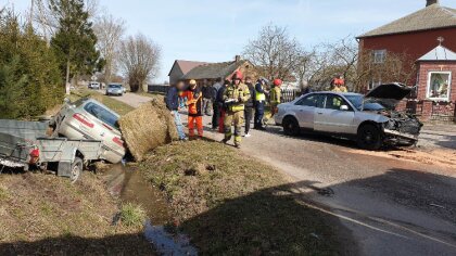 Ostrów Mazowiecka - Na skrzyżowaniu dróg doszło do zderzenia dwóch samochodów os