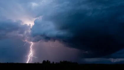 Nadchodząca noc może przynieść burze z intensywnym deszczem,