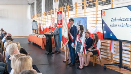 Ostrów Mazowiecka - Rozpoczęcie uroczystości zakończenia roku szkolnego w ostrow