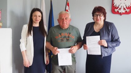 Ostrów Mazowiecka - W Urzędzie Gminy w Andrzejewie podpisano umowę na realizację
