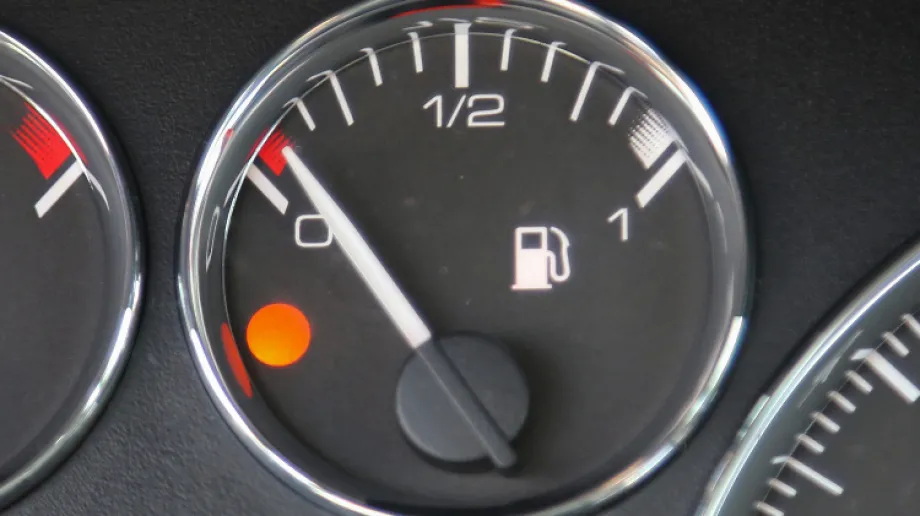 Nie przepłacaj za paliwo. Tankując do pełna, dzięki naszemu zestawieniu, możesz zaoszczędzić nawet kilkanaście złotych. Sprawdź aktualne 