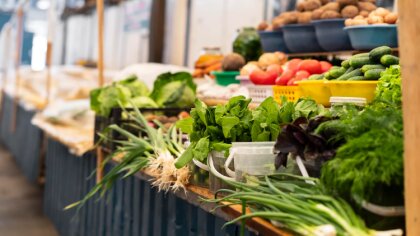 Ostrów Mazowiecka - Polacy chodzą na bazary głównie po świeże i naturalne produk