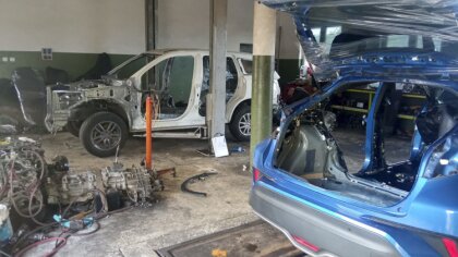 Ostrów Mazowiecka - Policjanci zlikwidowali dziuplę samochodową, w której odnale