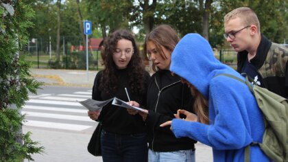 Ostrów Mazowiecka - W środę wczesnym rankiem uczniowie i nauczyciele szkół spod 