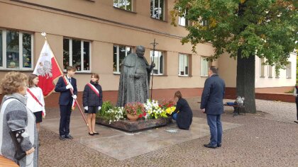 Ostrów Mazowiecka - W poniedziałek 16 października społeczność Szkoły Podstawowe