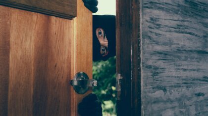 Ostrów Mazowiecka - Jeżeli zobaczysz podejrzane osoby kręcące się bez konkretneg