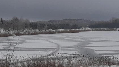Ostrów Mazowiecka - Odwilż postępuje, a wraz z nią pokrywa śnieżna na rzekach i 