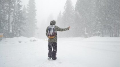 Ostrów Mazowiecka - Uwagę ostrowskich dzielnicowych zwrócił mężczyzna, który pie