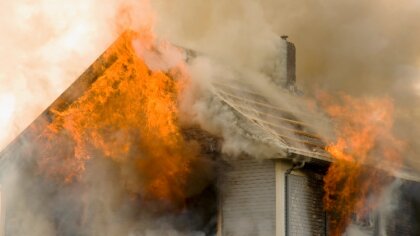 Ostrów Mazowiecka - Pani Bogusława chce odbudować dom po pożarze, do którego dos