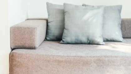 Ostrów Mazowiecka - Szybka sprzedaż kanapy poprzez portal społecznościowy skończ