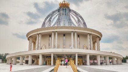 Ostrów Mazowiecka - Ojciec Tadeusz Rydzyk dostał furii na spektaklu grupy teatra