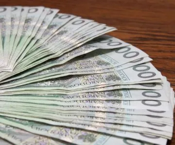 Zanim zdecydujesz się zainwestować swoje oszczędności w internetowe oferty inwes