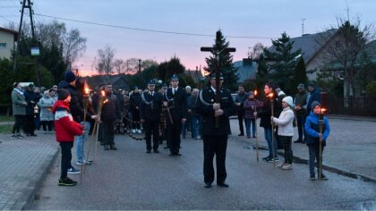 Ostrów Mazowiecka - Tradycyjna procesja, która miała na celu upamiętnienie 19. r