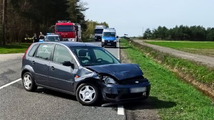 Ostrów Mazowiecka - Jedna osoba trafiła do szpitala na skutek zderzenia dwóch fo