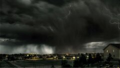 Ostrów Mazowiecka - Będzie grzmiało, lało i wiało. Synoptycy ostrzegaj