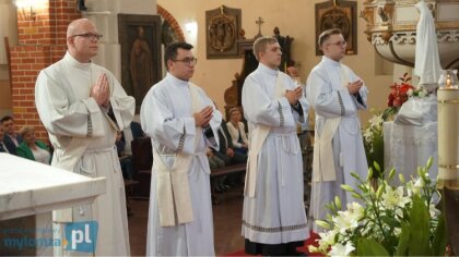 Ostrów Mazowiecka - Uroczyste święcenia kapłańskie w łomżyńskiej katedrze zgroma