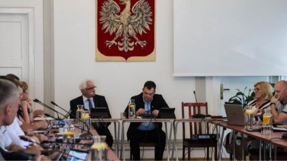 Ostrów Mazowiecka - Wszyscy radni opowiedzieli się za absolutorium, wotum zaufan