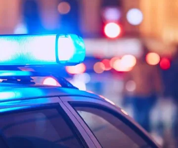 Ostrów Mazowiecka - Chciał tylko trochę się ogrzać, więc rozbił szybę w sklepie 