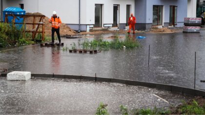 Ostrów Mazowiecka - W wyniku intensywnych opadów deszczu zalany został teren now
