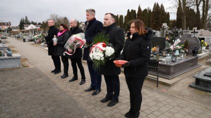 Ostrów Mazowiecka - Bohaterowie nigdy nie odchodzą w zapomnienie, zwłaszcza ci, 