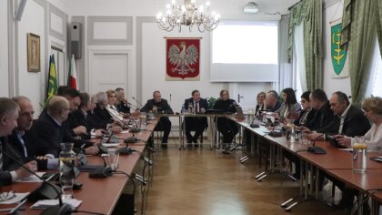 Ostrów Mazowiecka - Podczas nadzwyczajnej sesji Rady Miasta Ostrów Mazowiecka ra