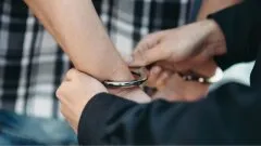 Dwóch poszukiwanych trafiło za kratki. Skuteczna sobota małkińskich policjantów