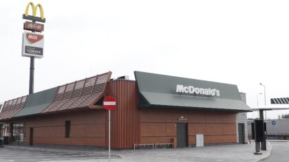 Ostrów Mazowiecka - Na drzwiach restauracji McDonald's w Przyjmach pojawiła się 