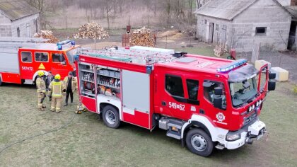 Ostrów Mazowiecka - Strażacy z Andrzejewa dostali sygnał o pożarze poddasza w je