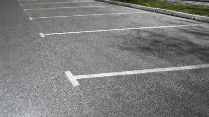 W związku z organizacją Jarmarku Wielkanocnego parkingi przy