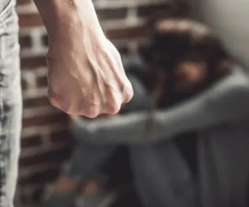 Ostrów Mazowiecka - Domowa awantura zakończyła się policyjnym zatrzymaniem i dec